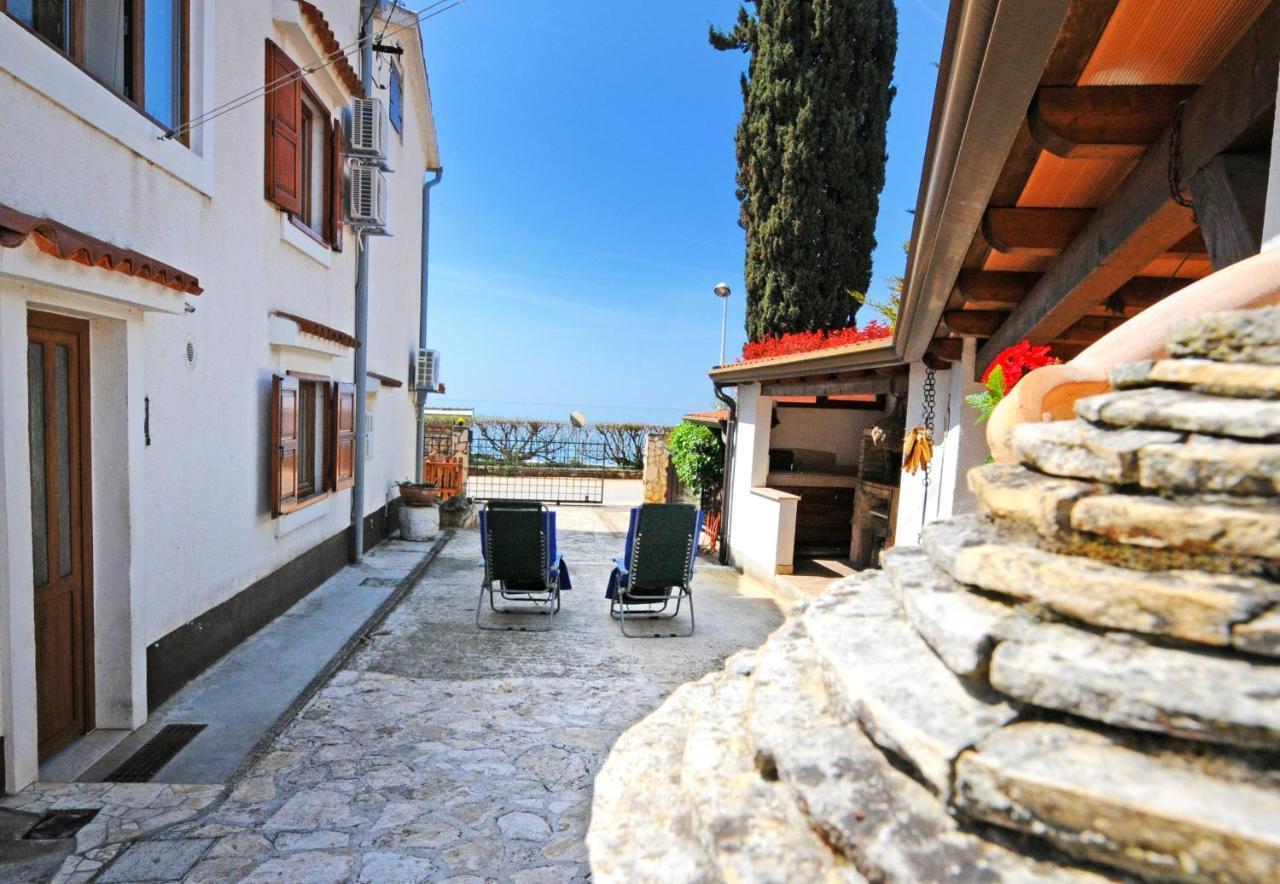 Casa Astrid By The Sea In Porec Exterior photo